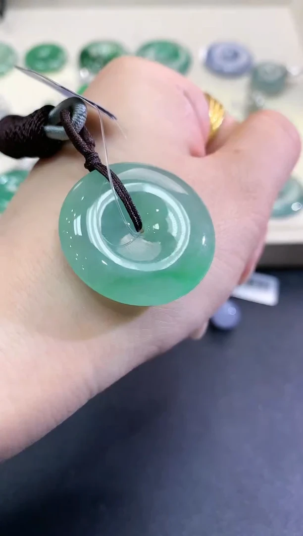 【闪购商品】翡翠颈饰未镶嵌B68