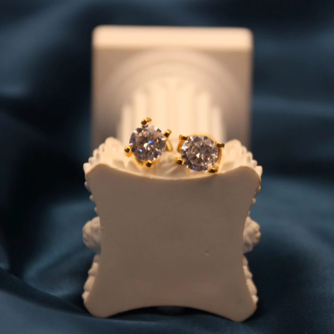 铜合金合成锆石耳饰 705 法式经典牛头耳钉气质时尚