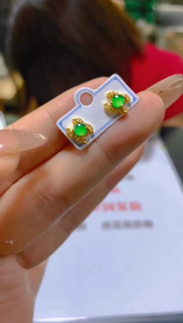 未镶嵌翡翠耳饰多样性发一