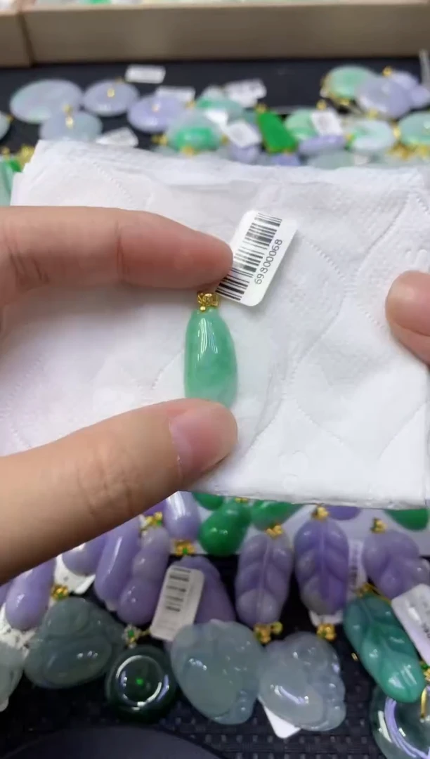 颈饰未镶嵌翡翠天然缅甸翡翠A货