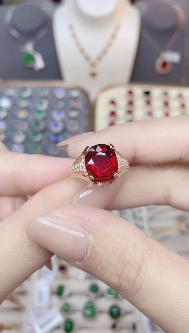 18K金镶嵌碧玺戒指碧玺4.6CT