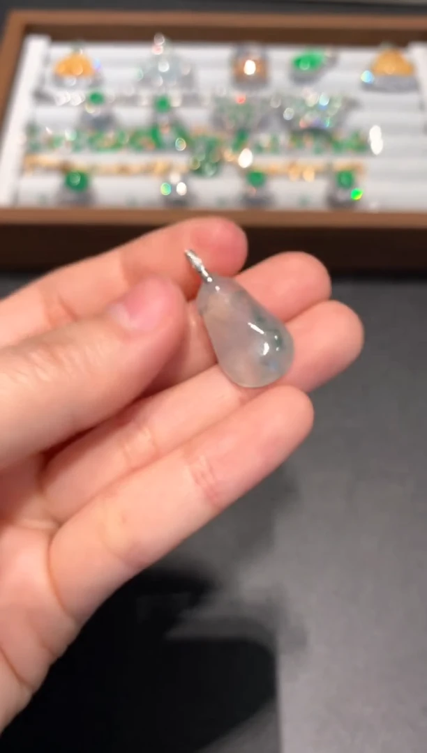 【闪购商品】翡翠吊坠(不含链)18K金镶嵌1680