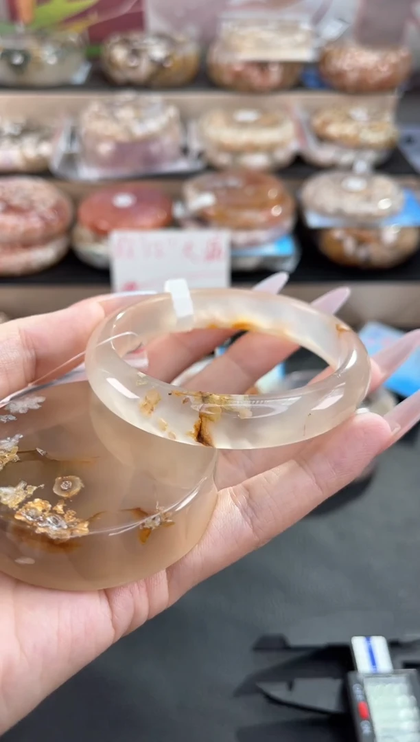 未镶嵌手镯石英质玉58