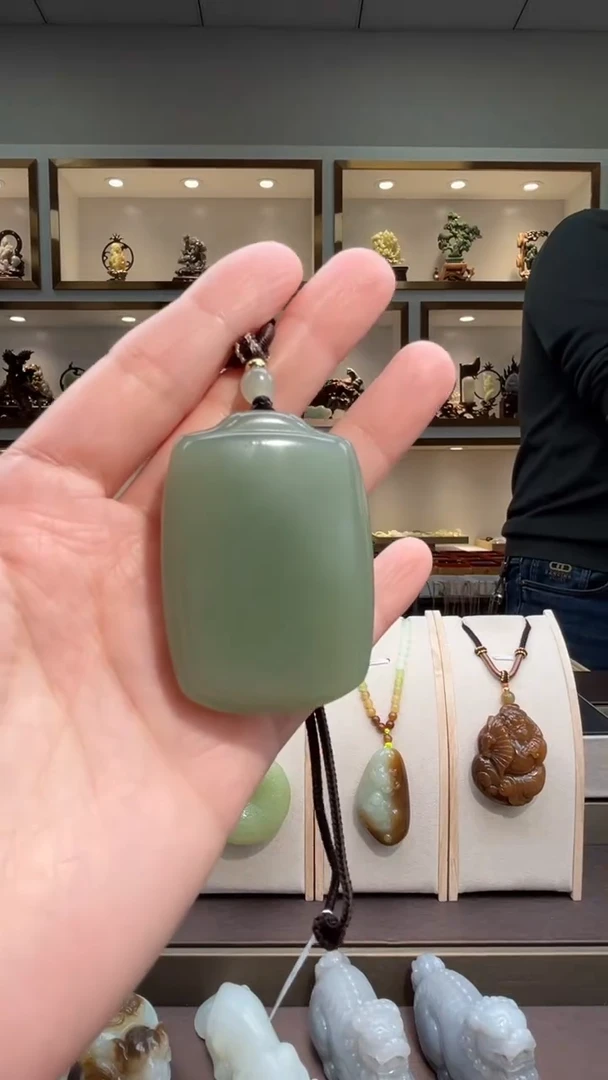 颈饰未镶嵌和田玉苏