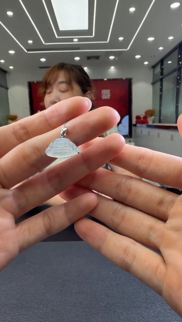 翡翠18K金镶嵌颈饰挂件