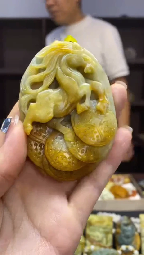 未镶嵌岫玉挂件