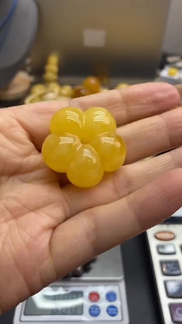 琥珀未镶嵌珠宝奇石1141