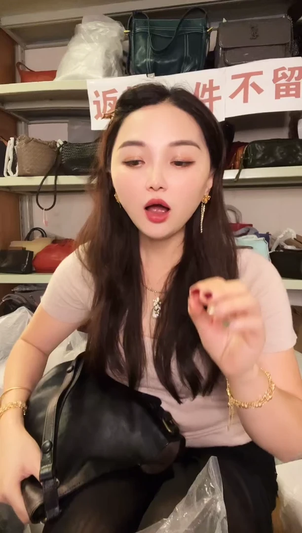 小牛皮（革） 高端订制时尚百搭女士手提 腋下斜跨包包
