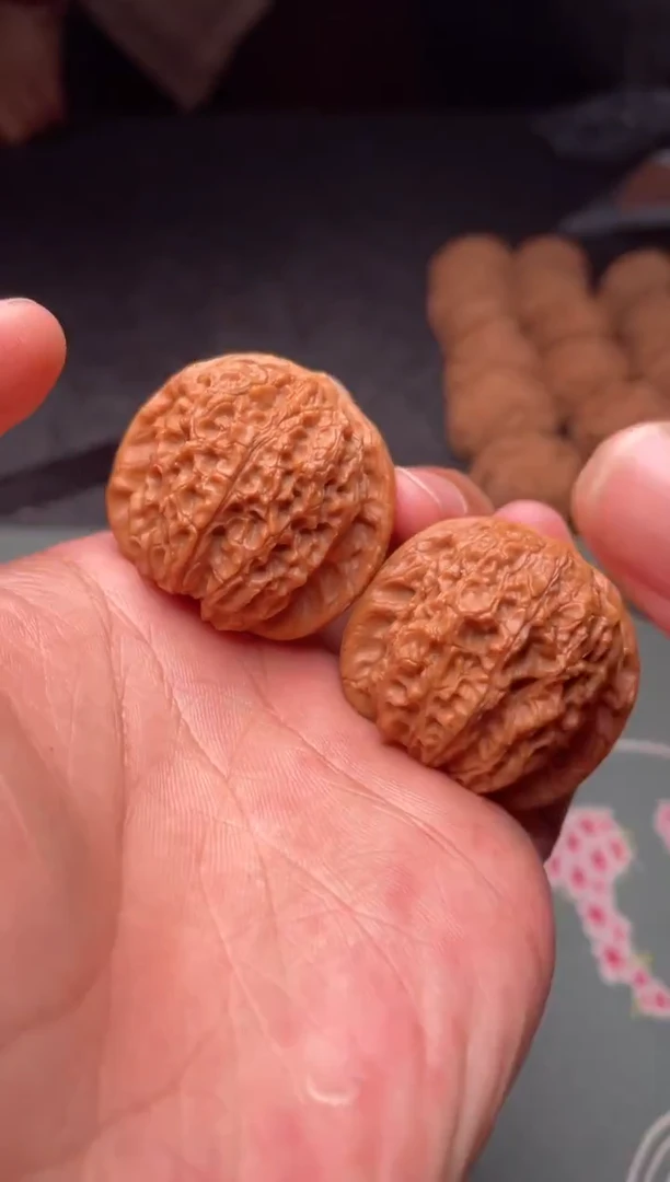 把件文玩核桃a189   血麒麟 37尺