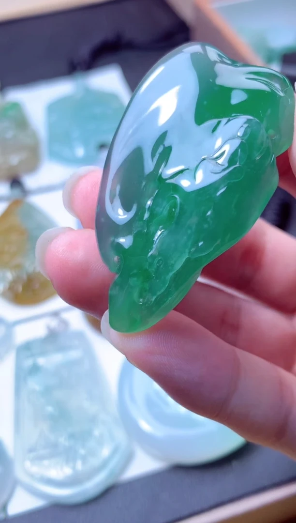 颈饰未镶嵌翡翠天然A货翡翠