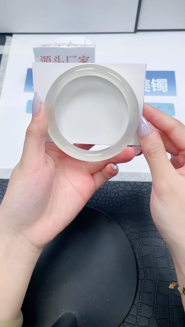 【闪购商品】石英质玉手镯未镶嵌A30-62