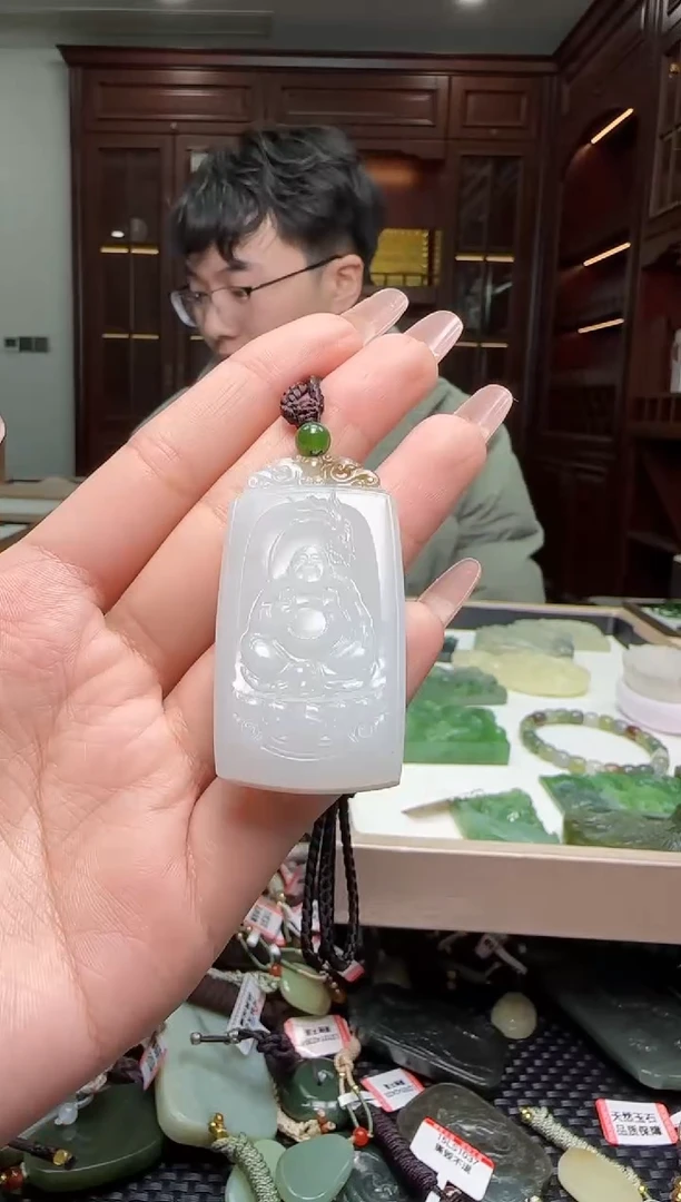 颈饰未镶嵌和田玉多样性发一