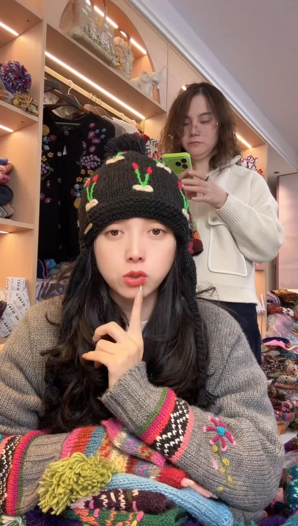 羊毛黑色百羊毛殷桃护耳帽