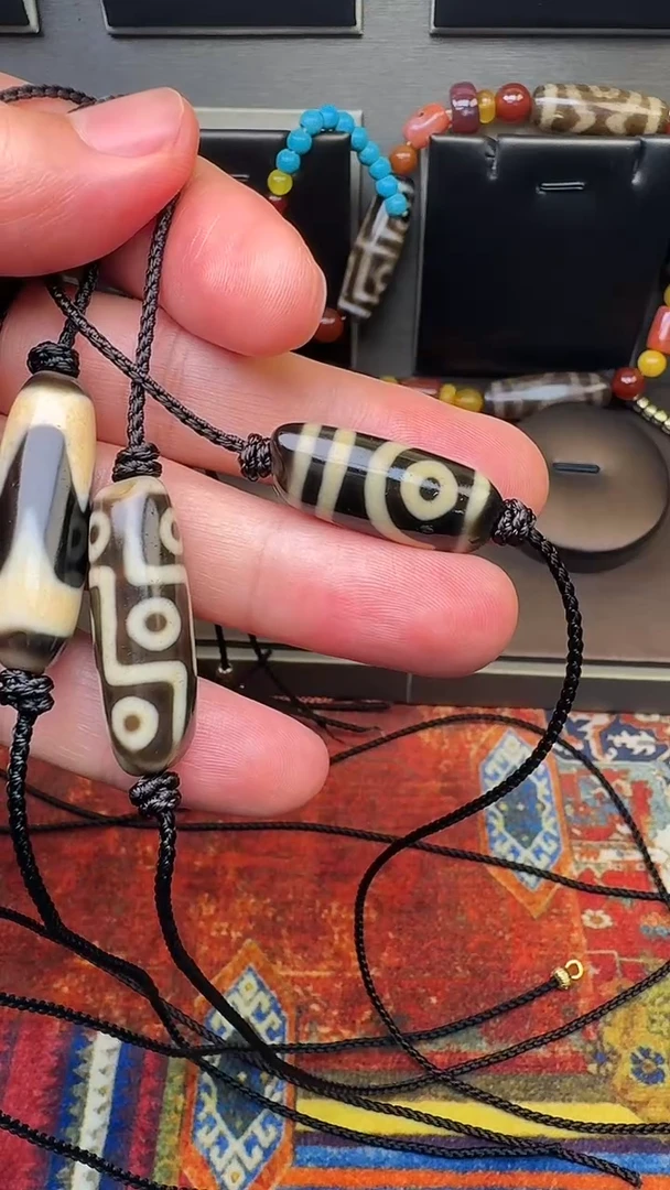 只买单纯的吊坠，没带链子，属的性质。无傲**玛2y