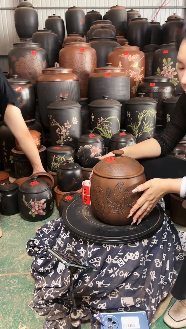 壶完品茶叶罐 古铜色 龙蛋 荷花