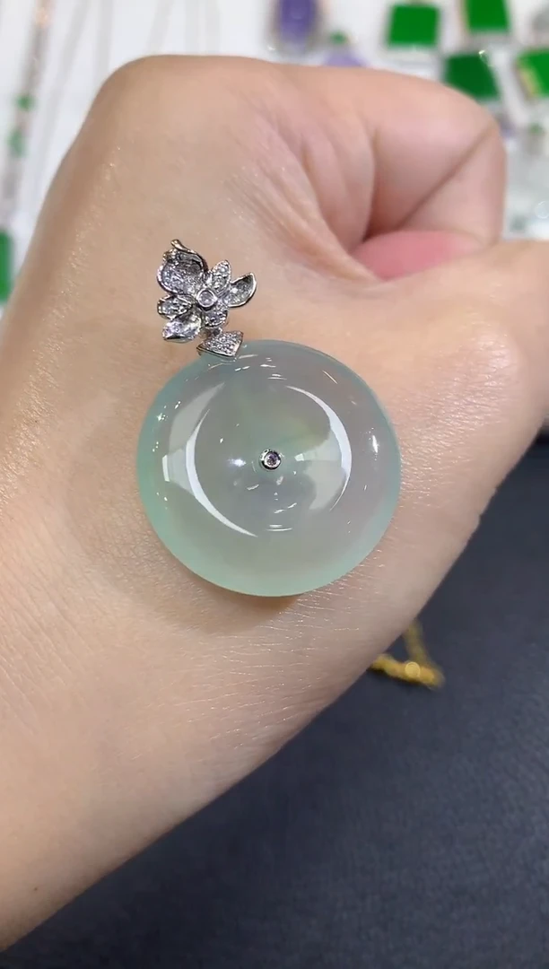 吊坠(不含链)18K金镶嵌翡翠A28