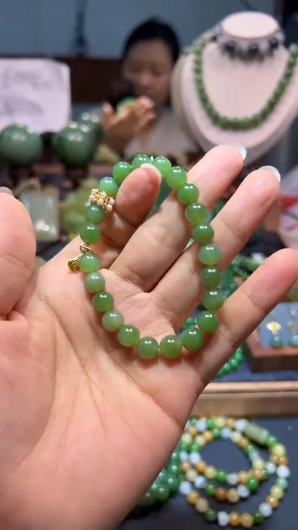 未镶嵌手串和田玉1