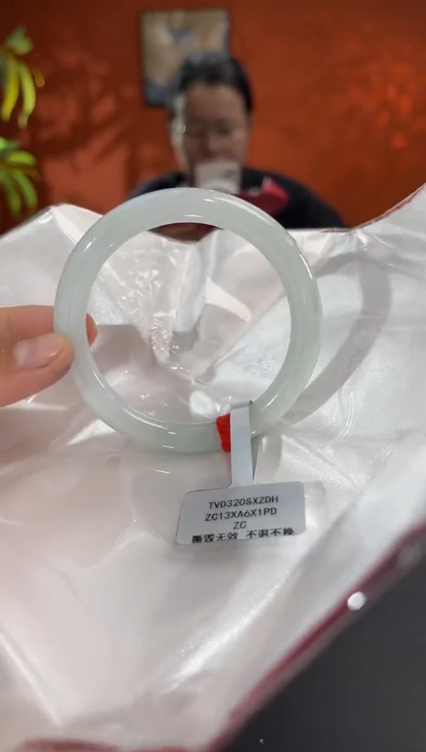 未镶嵌手镯翡翠翡翠手镯
