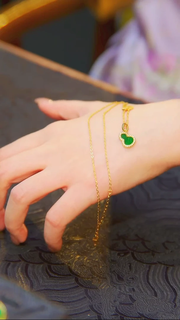 吊坠(赠链)银S925镀金镶嵌翡翠-0452