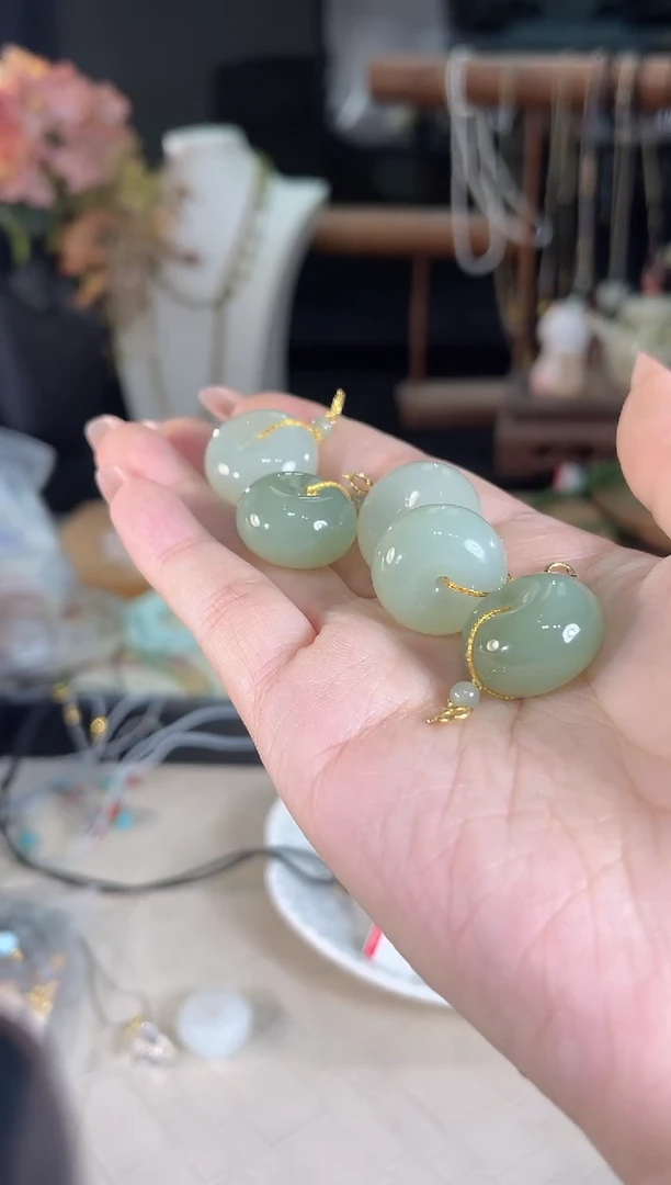 和田玉银S925镶嵌吊坠(不含链)多样性发货其一