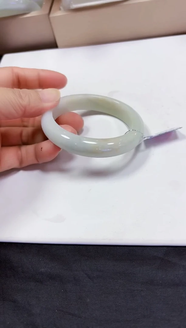 颈饰未镶嵌翡翠手镯59