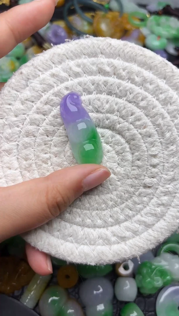 颈饰未镶嵌翡翠缅甸翡翠吊坠
