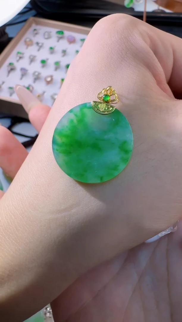 翡翠18K金镶嵌吊坠(不含链)天然缅甸A货翡翠