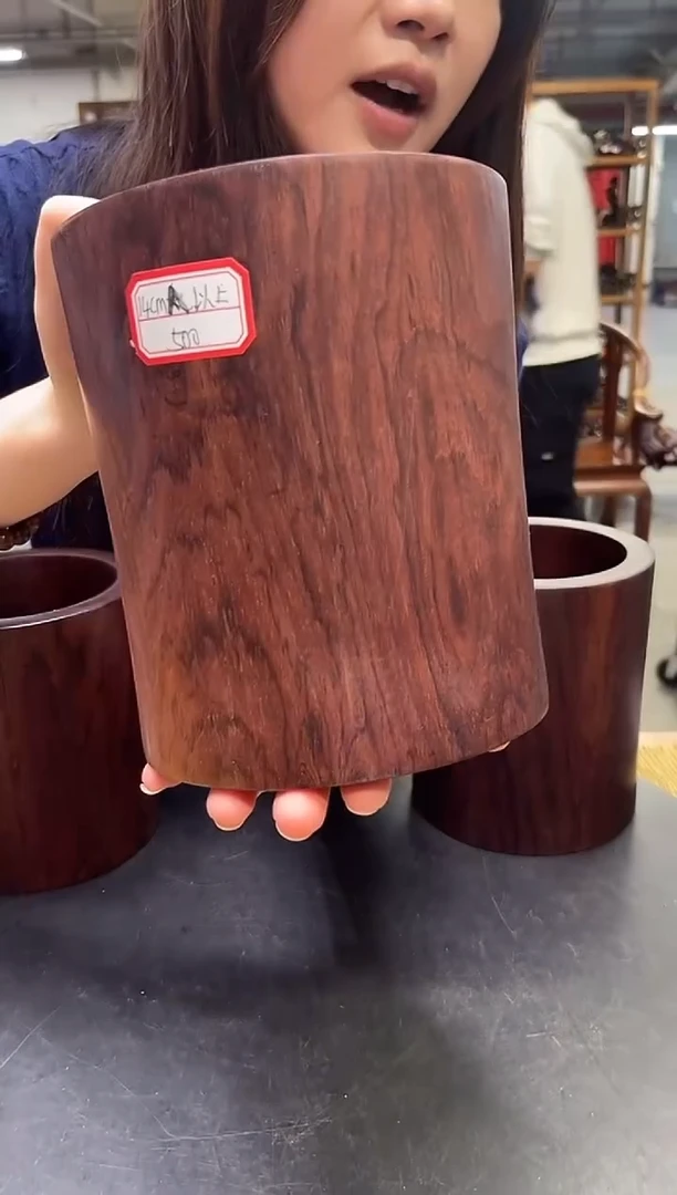 木连天红 天然红木原木素笔筒14CM以上 黄檀属