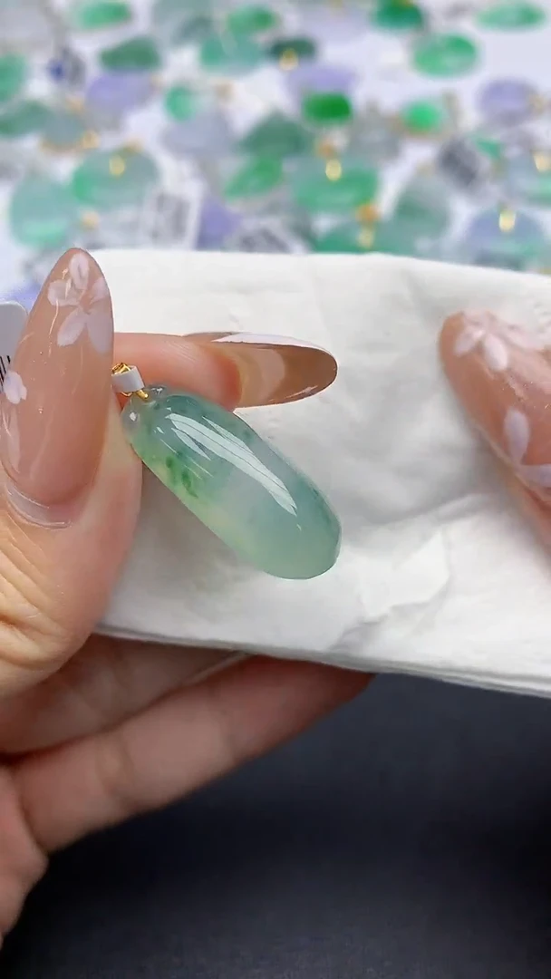 颈饰18K金镶嵌翡翠a货假一赔三支持复检百元上9元证书费自理