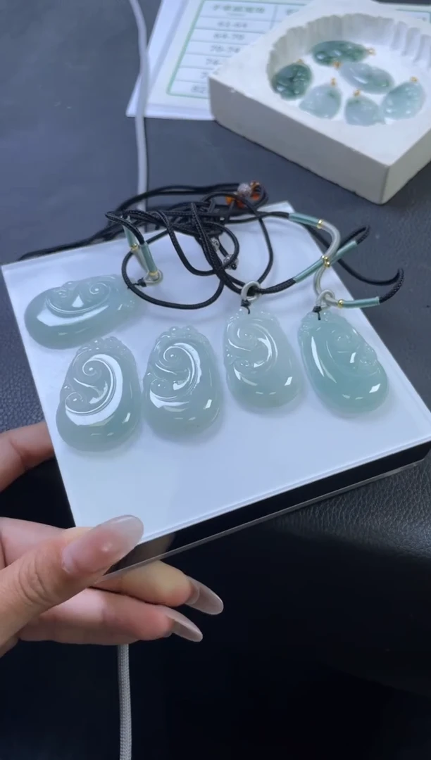 【闪购商品】翡翠吊坠(不含链)未镶嵌K679-668多样性发一