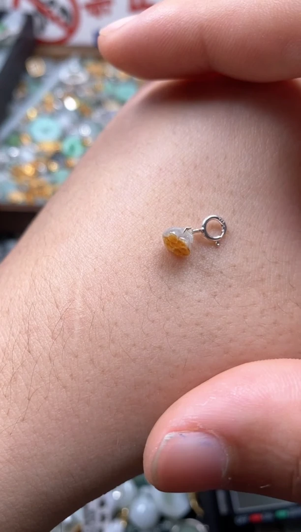 【闪购商品】翡翠颈饰未镶嵌哥哥