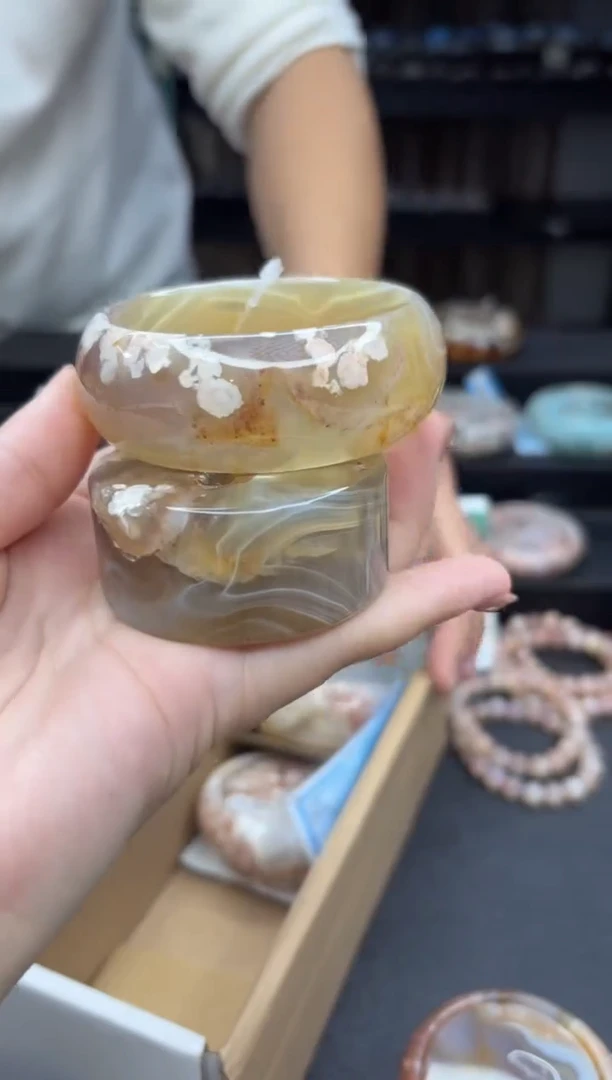 【闪购商品】石英质玉手镯未镶嵌47（58圈赠送镯心）