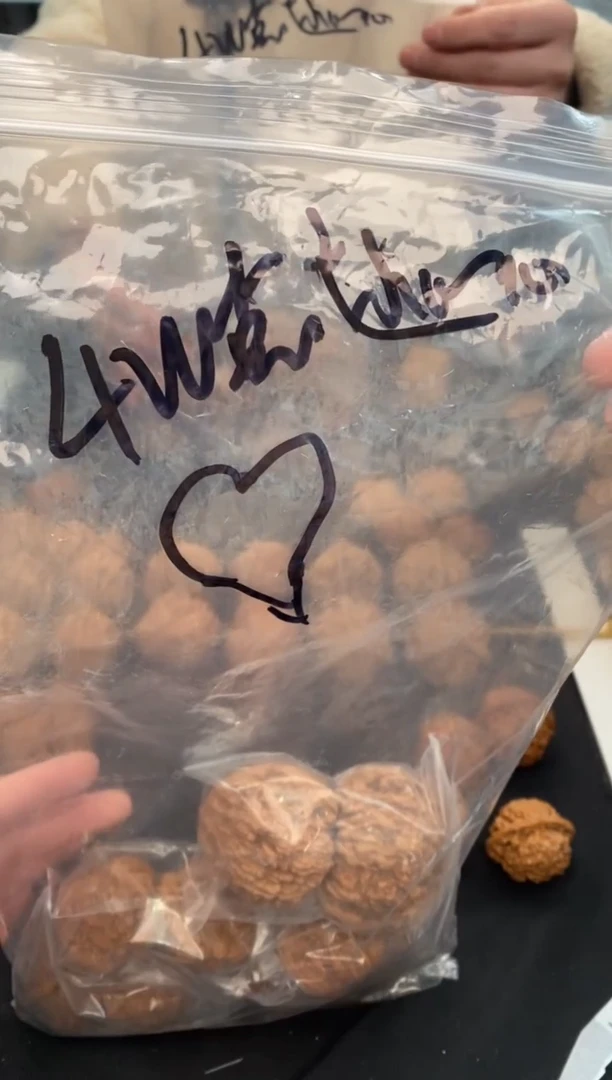 【闪购商品】文玩核桃把件4万点赞随机发