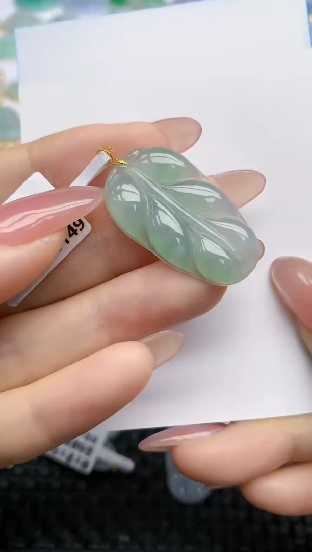 【闪购商品】翡翠挂件18K金镶嵌天然翡翠A货