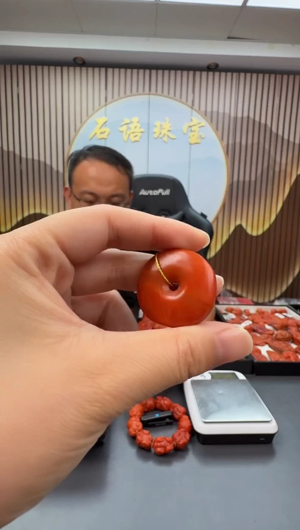 未镶嵌雕刻南红玛瑙106ZB1020产品一个