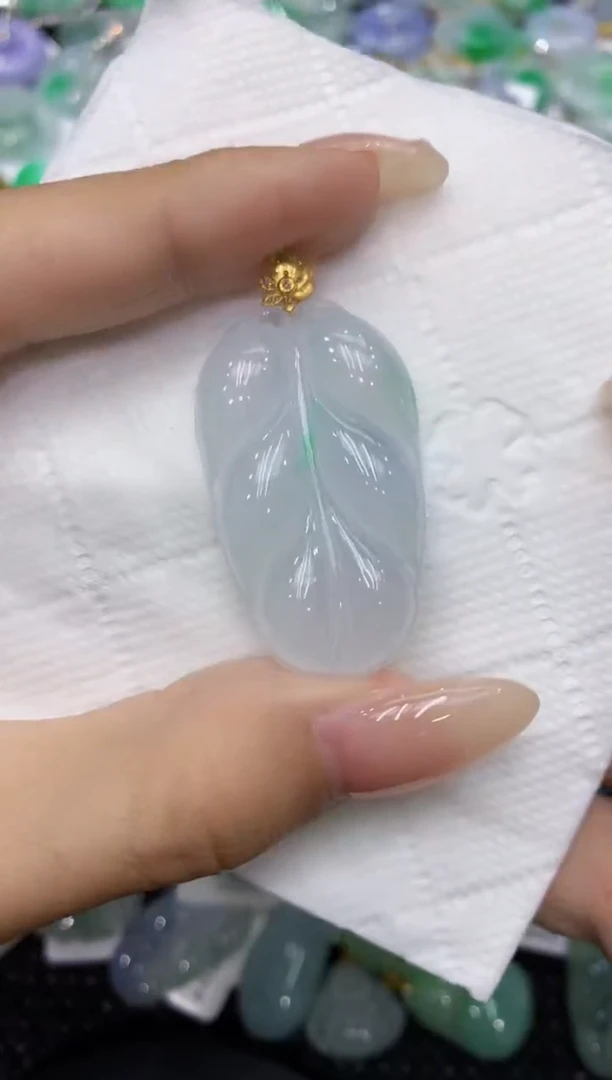 翡翠18K金镶嵌颈饰111111111111