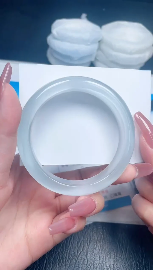 【闪购商品】石英质玉手镯未镶嵌25-57.7