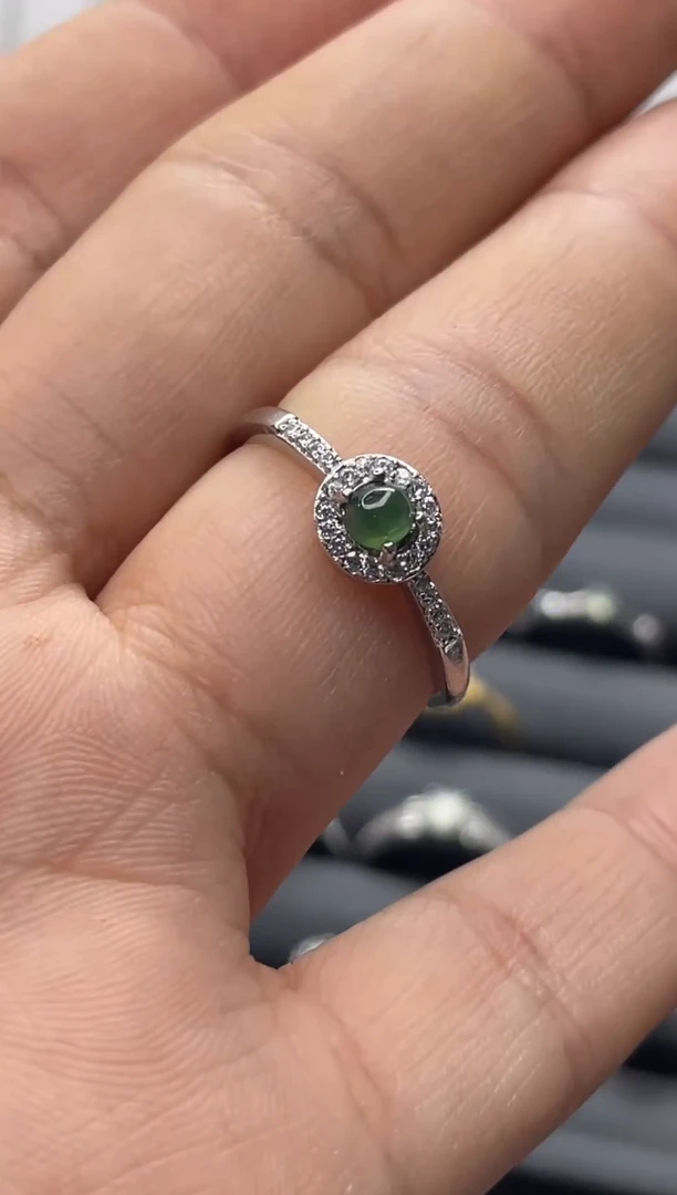 颈饰未镶嵌翡翠纯天然A货翡翠7