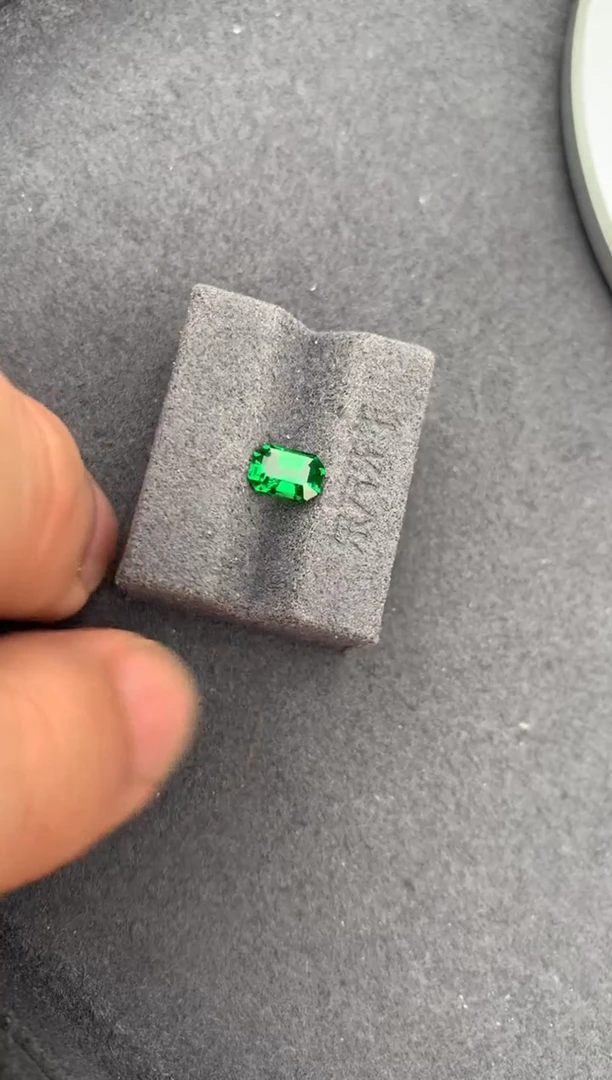 未镶嵌裸石石榴石1ct 沙弗莱 定制 A