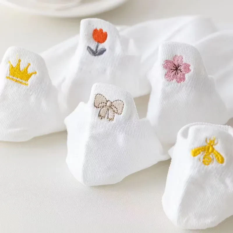 白色袜子女夏季薄款皇冠提耳纯色短筒袜不掉跟防摩擦船袜卡通花朵