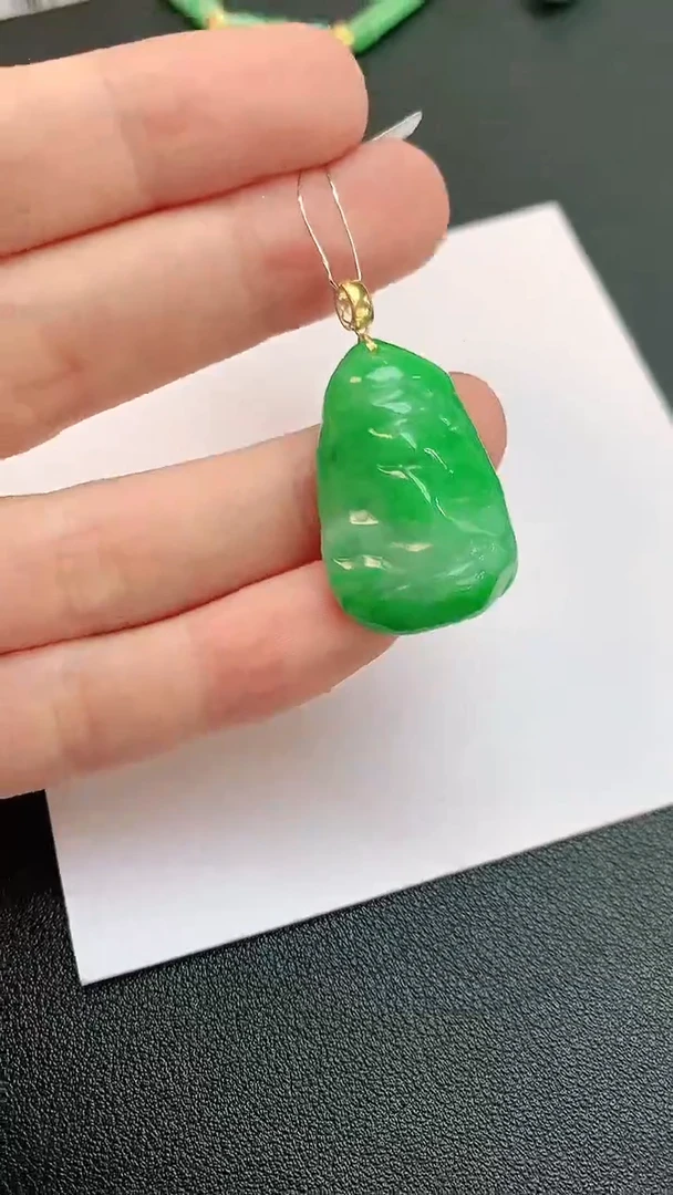 翡翠18K金镶嵌颈饰赠礼盒证书 敏