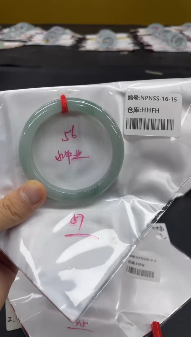 未镶嵌手镯翡翠翡翠手镯