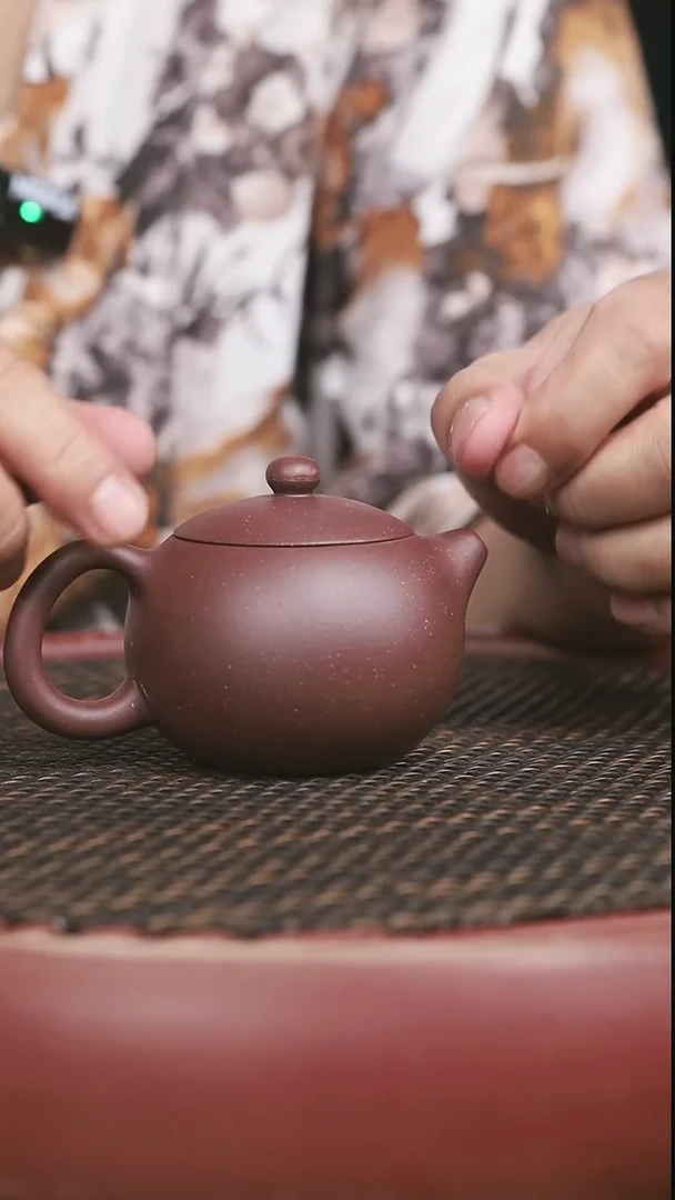 茶壶紫砂35号底槽清西施微瑕140CC