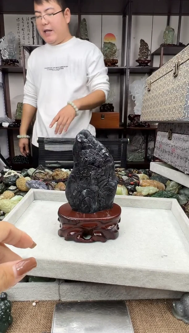 未镶嵌和田玉摆件1