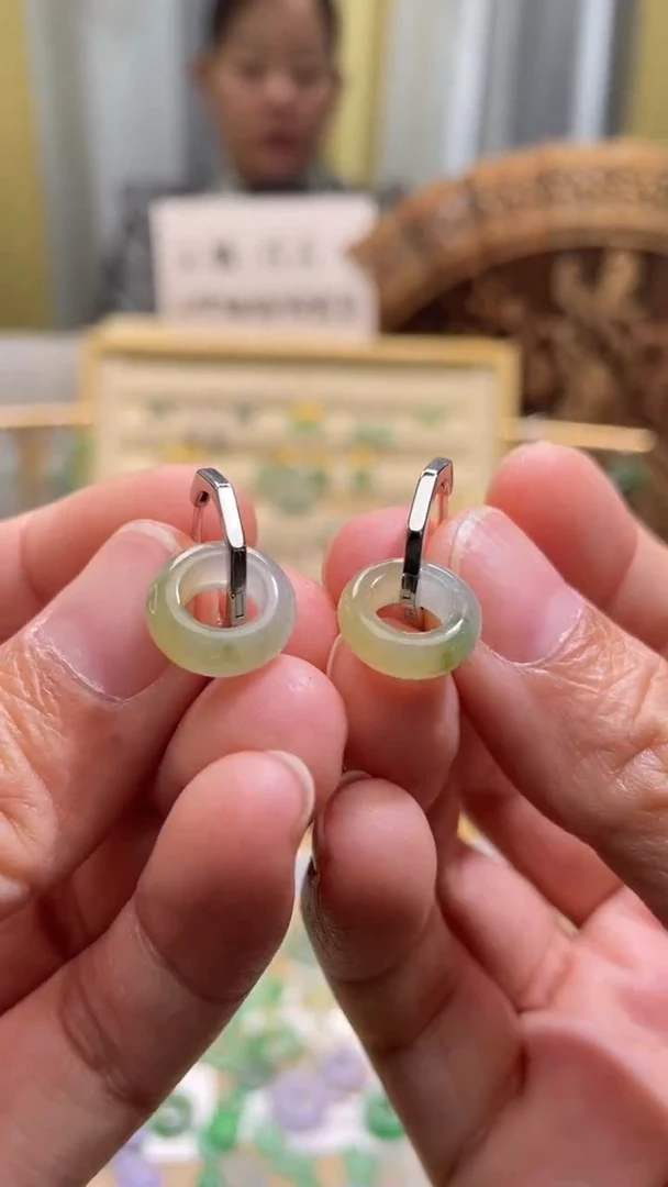 颈饰未镶嵌翡翠甜甜圈一对耳包