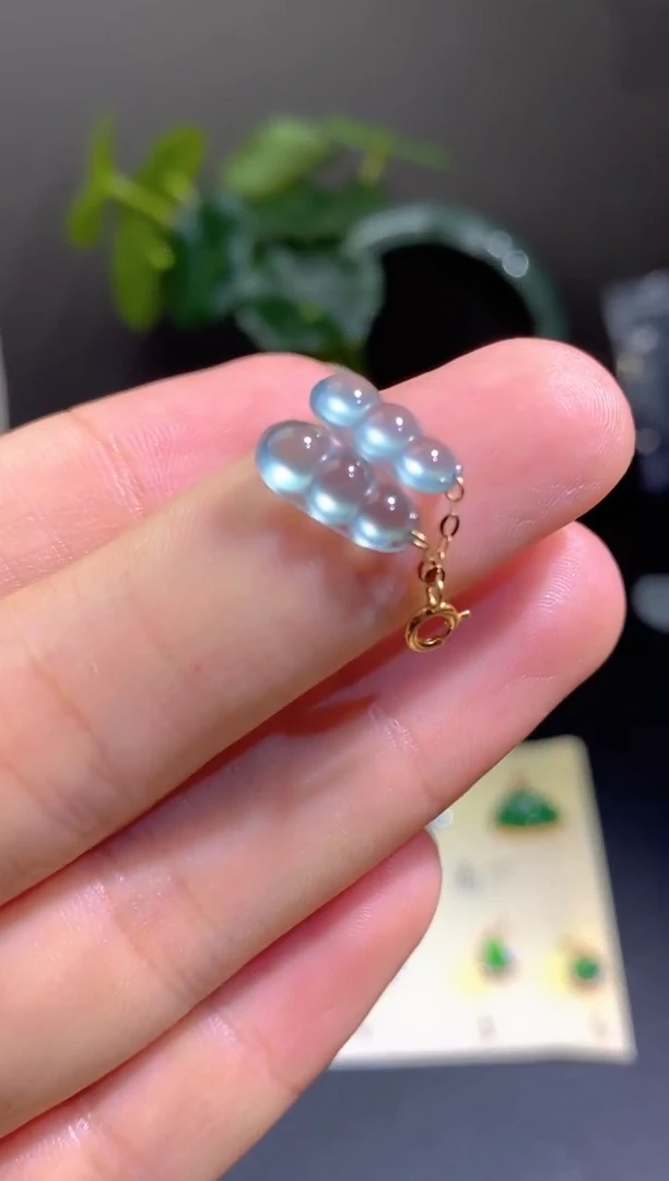 翡翠18K金镶嵌颈饰天然A货翡翠