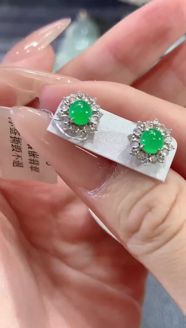 18K金镶嵌翡翠耳饰A47