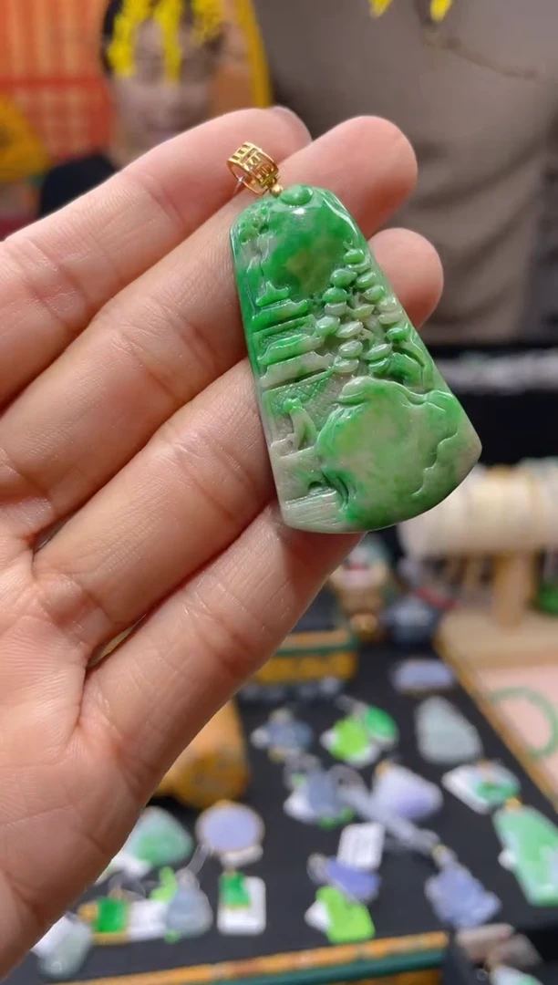 【闪购商品】翡翠颈饰18K金镶嵌假一赔三