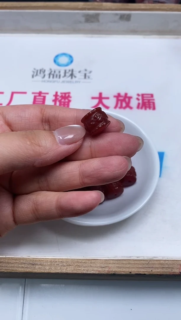 南红玛瑙散珠未镶嵌M283 南红 六字桶珠1个15元