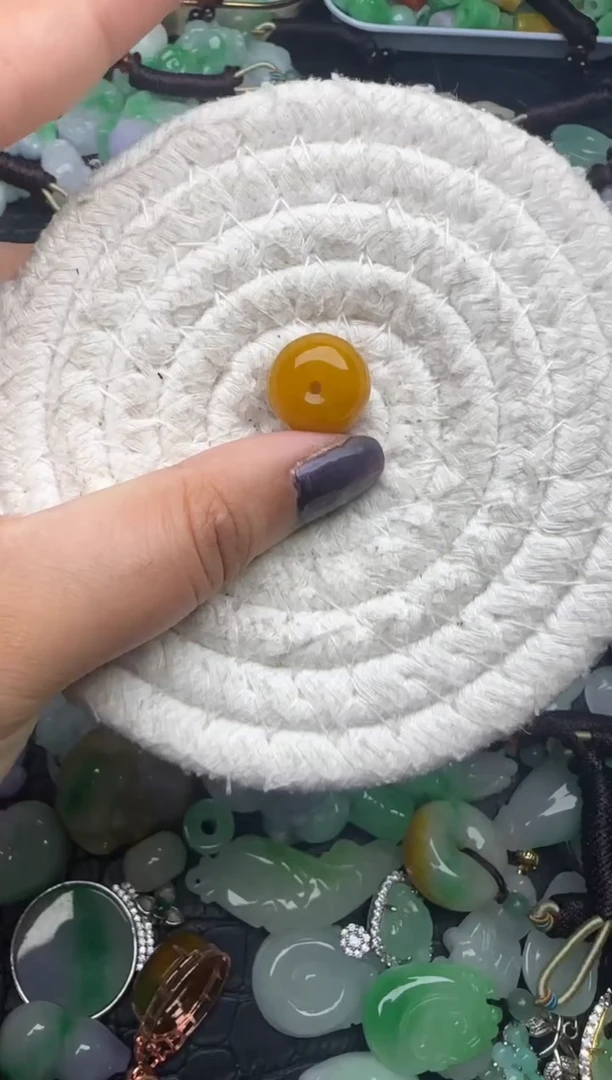 颈饰未镶嵌翡翠缅甸翡翠吊坠